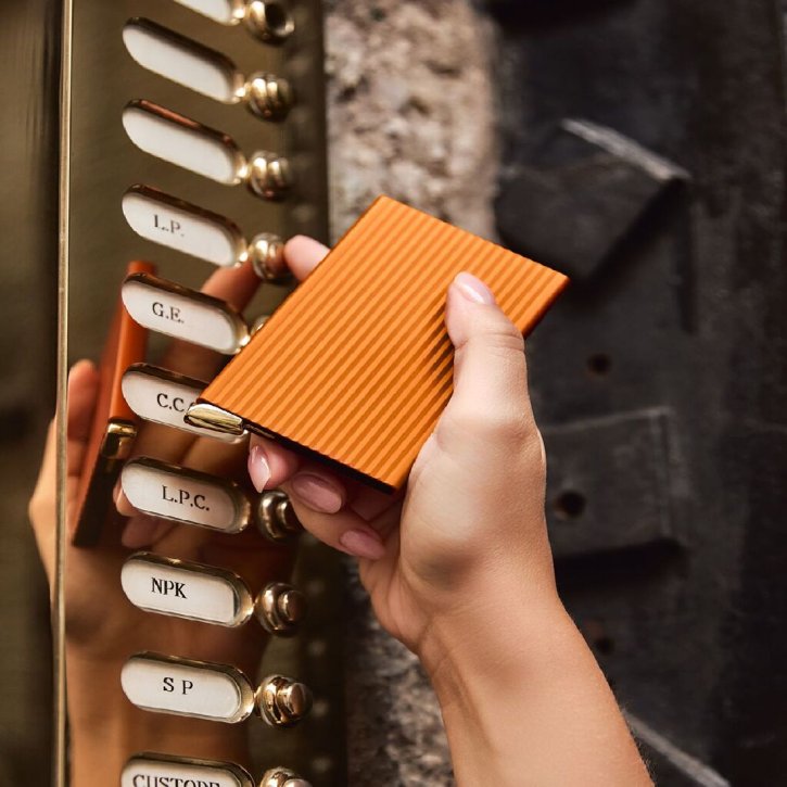 Secrid Premium Cardprotector fluted orange+